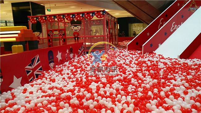 安徽安慶市大觀區(qū)匯峰廣場(chǎng)紅色百萬(wàn)海洋球池